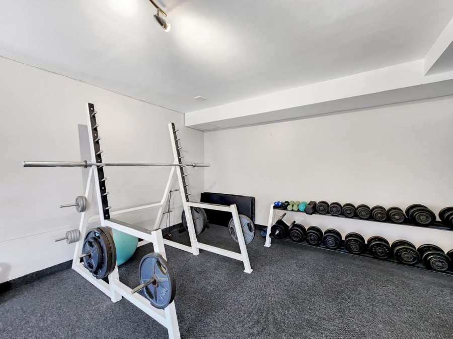 To Let 1 Bedroom Property for Rent in Sea Point Western Cape